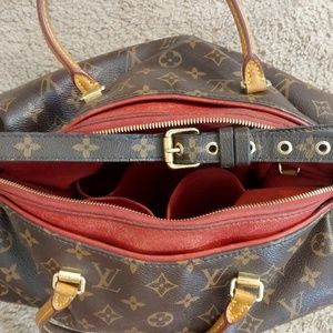 Louis Vuitton Purse (used)